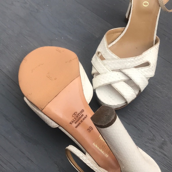 Valentino barely worn snake shoes - Picture 4 of 4